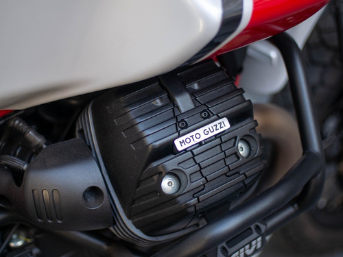 Imagen 14 de 25 de Moto Guzzi V85tt - Usado Con Accesorios