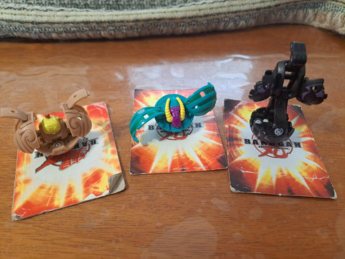 Set De Muñecos Bakugan (Usado)