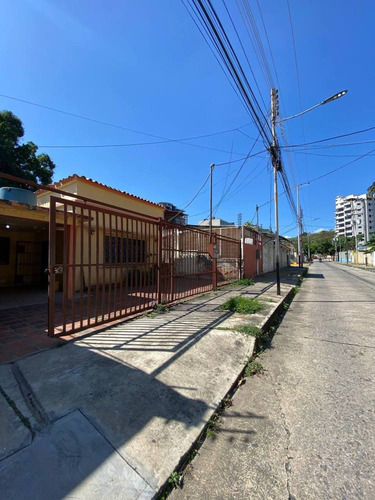 Lm Vende Casa Comercial Urb. La Alegria, Valencia.