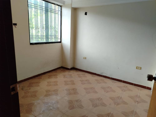 En Venta Amplio Apartamento De Oportunidad En Naguanagua