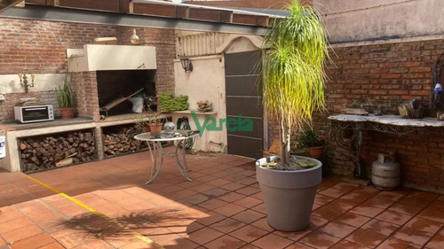 Venta Casa, Punta Gorda, 3 Dorm, 3 Baños, Fondo, Todo A Nuevo