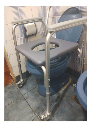 Imagen 5 de 10 de Silla Inodoro Con Ruedas-aluminio-apta Baño-altura Regulable