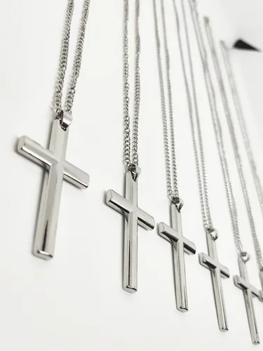 Colgante Cruz De Acero Inoxidable Plateado/negro - Dije Jesús, Ideal Como Regalo Religioso O Hip Hop