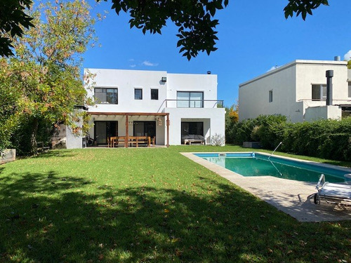 Casa  En Venta  En Santa Barbara, Tigre, G.b.a. Zona Norte