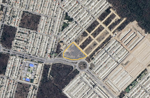 En Venta Terreno Comercial En Piedra Norte Caucel
