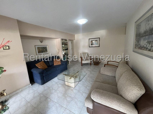 Cod. 18: Bonito Apartamento En Los Chaguaramos. No Dejes De Visitarlo