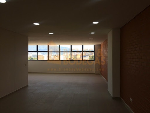 Oficinas En Arriendo Laureles 643-5280