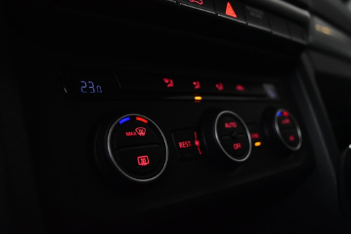 Imagen 10 de 15 de Volkswagen Amarok 3.0 V6 Highline 4x4 Aut - Car Cash