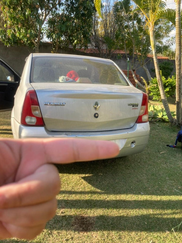 Imagem 7 de 8 de Renault Logan