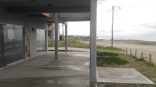 Imagen 13 de 14 de Fast Food Equipado Locales Frente Al Mar Oportunidad