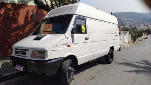Imagem 4 de 11 de Iveco 35-10