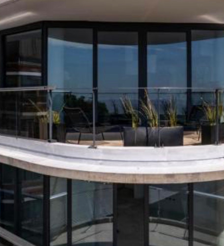 Piso En Venta Al Rio 4 Ambientes