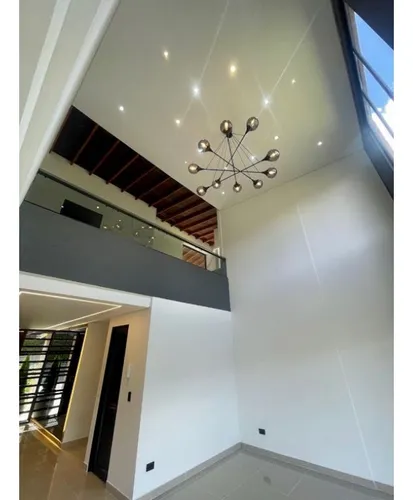 Vendemos Casa En Rionegro - Llanogrande Sector Tablazo