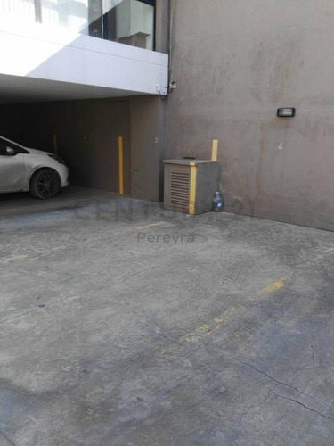Imagen 6 de 9 de 12 Entre 45 Y 46 - Cochera En Venta - La Plata