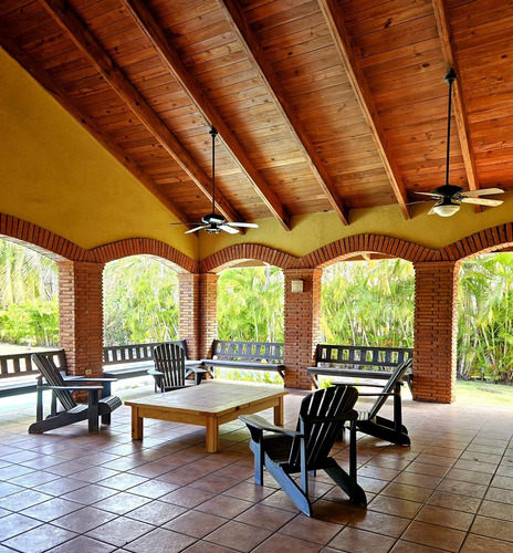 Se Vende Villa En Metro Country Club, Juan Dolio.