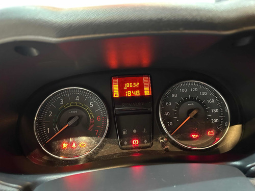 Imagen 13 de 14 de Renault Clio 2016 1.2 Mio Confort Pack