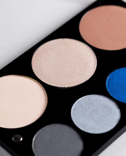 Imagen 6 de 10 de Paleta Para Ojos Y Rostro Ap | Instant Face Palette Blue