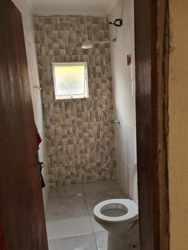 Imagem 7 de 11 de Casa 2 Quartos Barata Em Mongaguá