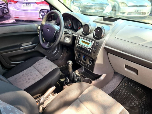 Ford Fiesta 1.6 Ambiente Plus Mp3 5pts 2013 82.000km T/usado