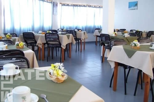 Imagen 2 de 11 de Venta Hotel Con Departamento Santa Teresita