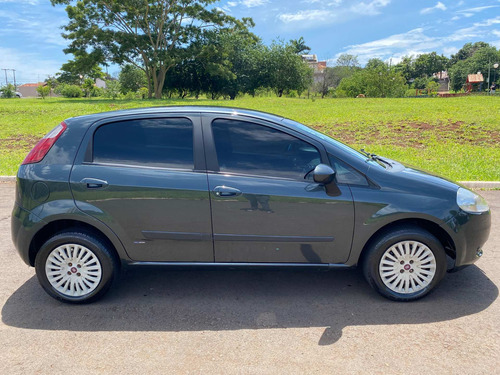 Imagem 4 de 13 de Fiat Punto Attractive 1.4 (flex)