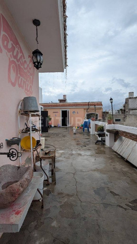 Local Comercial Con Casa Habitación En Venta, Col. Centro, Mazatlán, Sinaloa.