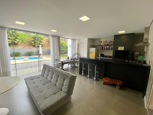 Imagem 12 de 27 de Casa No Glória Com 4 Quartos Para Venda, 325 M² - Lg3883