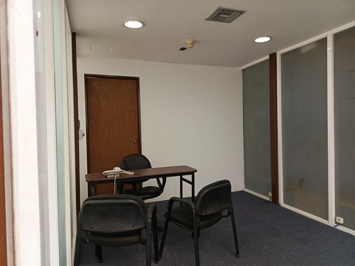 Alquilo Local Estructura De Vidrio En Casa Comercial Los Caobos