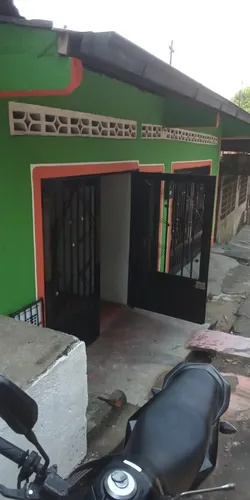 Vendo Casa Con 2 Apartamentos Todos Los Servicios En F