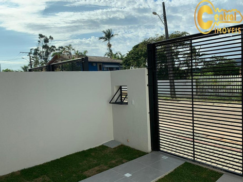 Sobrado Com 3 Dormitório(s) Localizado(a) No Bairro Centro Em Balneário Piçarras / Balneário Piçarras - 500