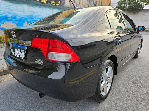 Honda Civic 1.8 Lxs Flex Aut. 4p