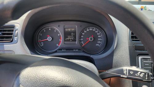 Volkswagen Vento 1.6 Confortline At