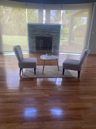 Casa En Venta - 5 Dormitorios 4 Baños - Hudson