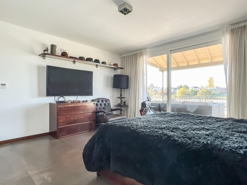 Imagen 19 de 30 de Casa A La Venta Al Río - Barrio San Isidro Labrador- Benavidez-tigre