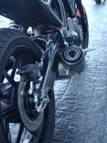 Imagen 22 de 25 de Ducati Scrambler Sixty2 - No Triumph, No Royal Enfield! Gf