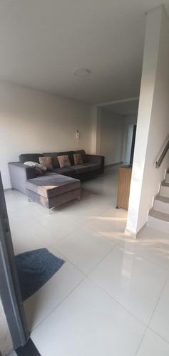 Dúplex En Venta - 2 Dormitorios 2 Baños - Morón