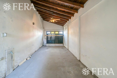Imagen 5 de 21 de Venta De Casa De 3 Ambientes Con Cochera, Patio Y Quincho Con Parrilla (27504)