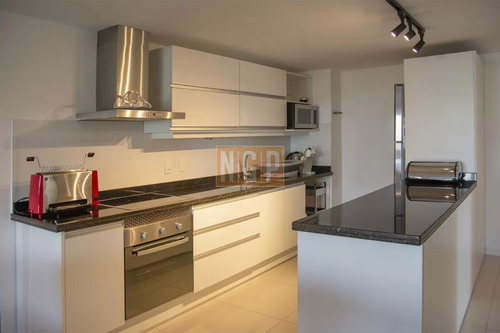 Apartamento En Venta En Torre Esmeralda De 3 Dormitorios , En Punta Del Este