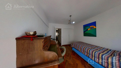 Venta Depto 3 Amb Al Frente En 7mo Piso, Super Luminoso Y Amplio