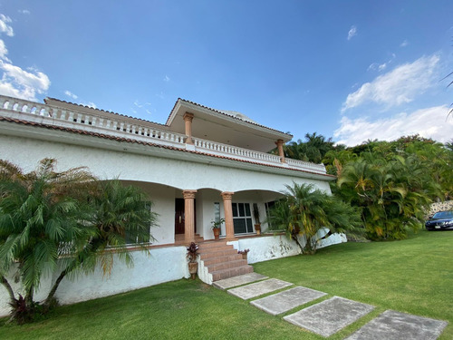 Residencia Lomas De Cocoyoc 5r 5b 4e Alberca Super Jardin