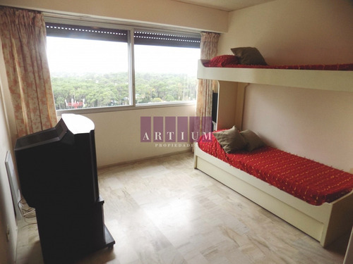 Venta Apartamento Tres Dormitorios , Tres Baños- Ref: 1550