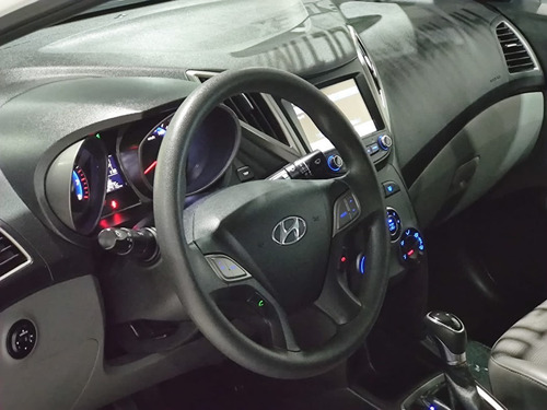 Imagem 10 de 20 de Hyundai Hb20s 1.6 Comfort Plus 16v 2018