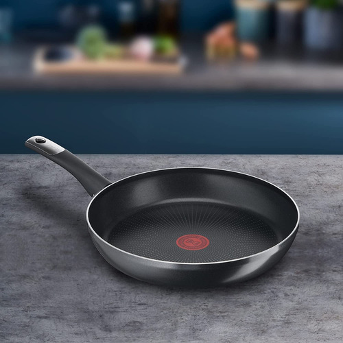 Sartén T-fal 30cm Hard Titanium Plus Antiadherente Color Negro