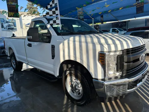 Ford F-250 XL SUPER DUTY