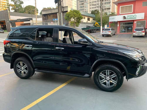 Toyota SW4 SW4 SRV 4x2 2.7 Flex 16V Aut. (7 lugares)