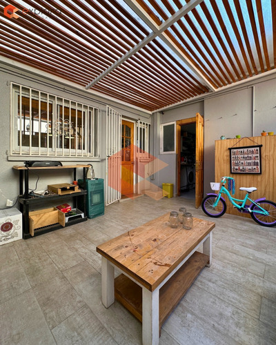 Casa En Venta Sector Las Rosas, Viña Del Mar, 4d 3b 2e