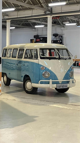 Volkswagen Kombi Corujinha