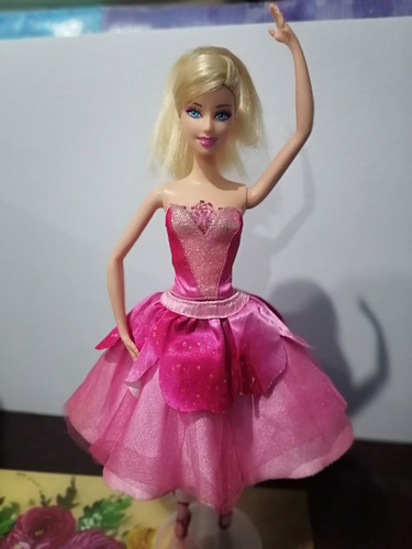 Barbie Y Las Zapatillas Magicas Muñeca (Usado)