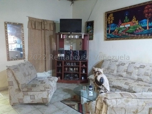 Imagen 16 de 19 de Amplia Casa Lista Para Habitar Con Céntrica Ubicación. 04120656408 Mls 22-8937
