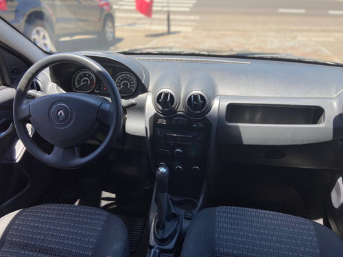 Imagem 3 de 9 de Renault Sandero 1.0 Expression 16v Flex 4p Manual